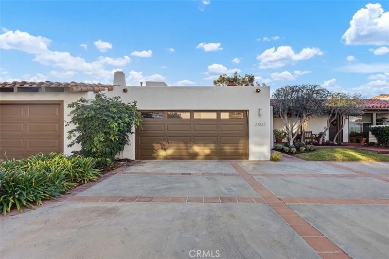 2021 Avenida Chico
