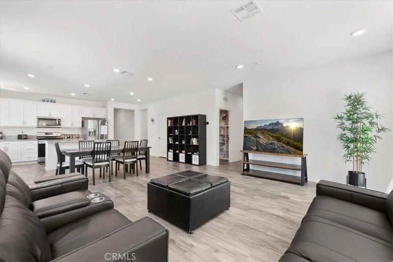 10380 Prospector Lane