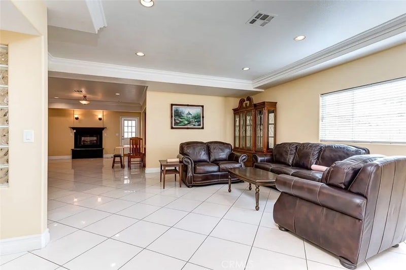4326 Clara St.