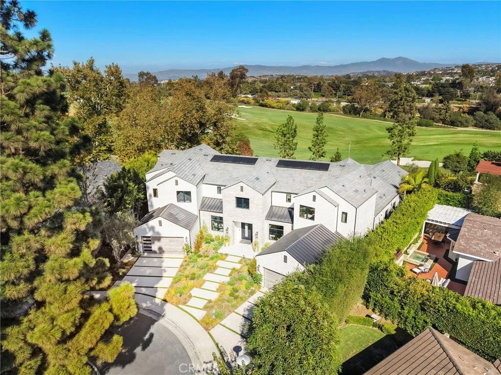 76 Hillcrest Lane