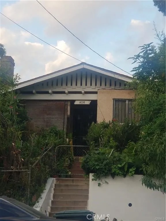 543 S Ditman