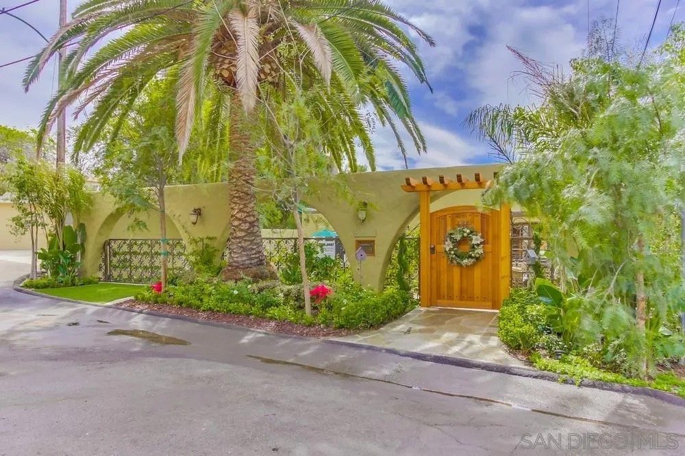 2377 Linwood Street