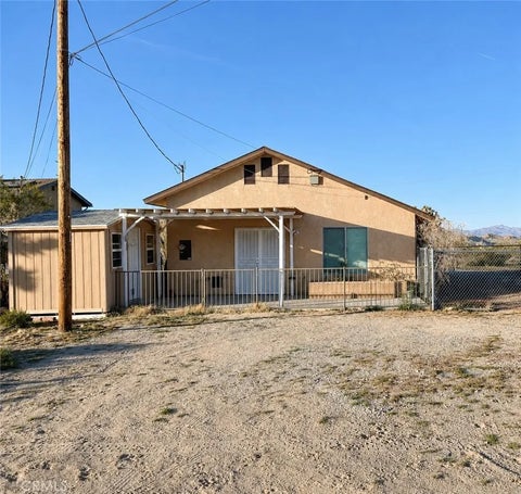 Photo of 30881 Pawnee ST, Lucerne Valley, CA 92356 (MLS # SR26135899)