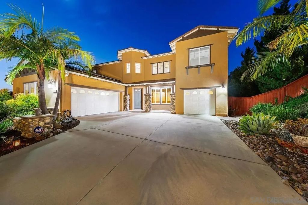 Photo of 624 Ridgemont Cir, Escondido, CA 92027 (MLS # 250043186)