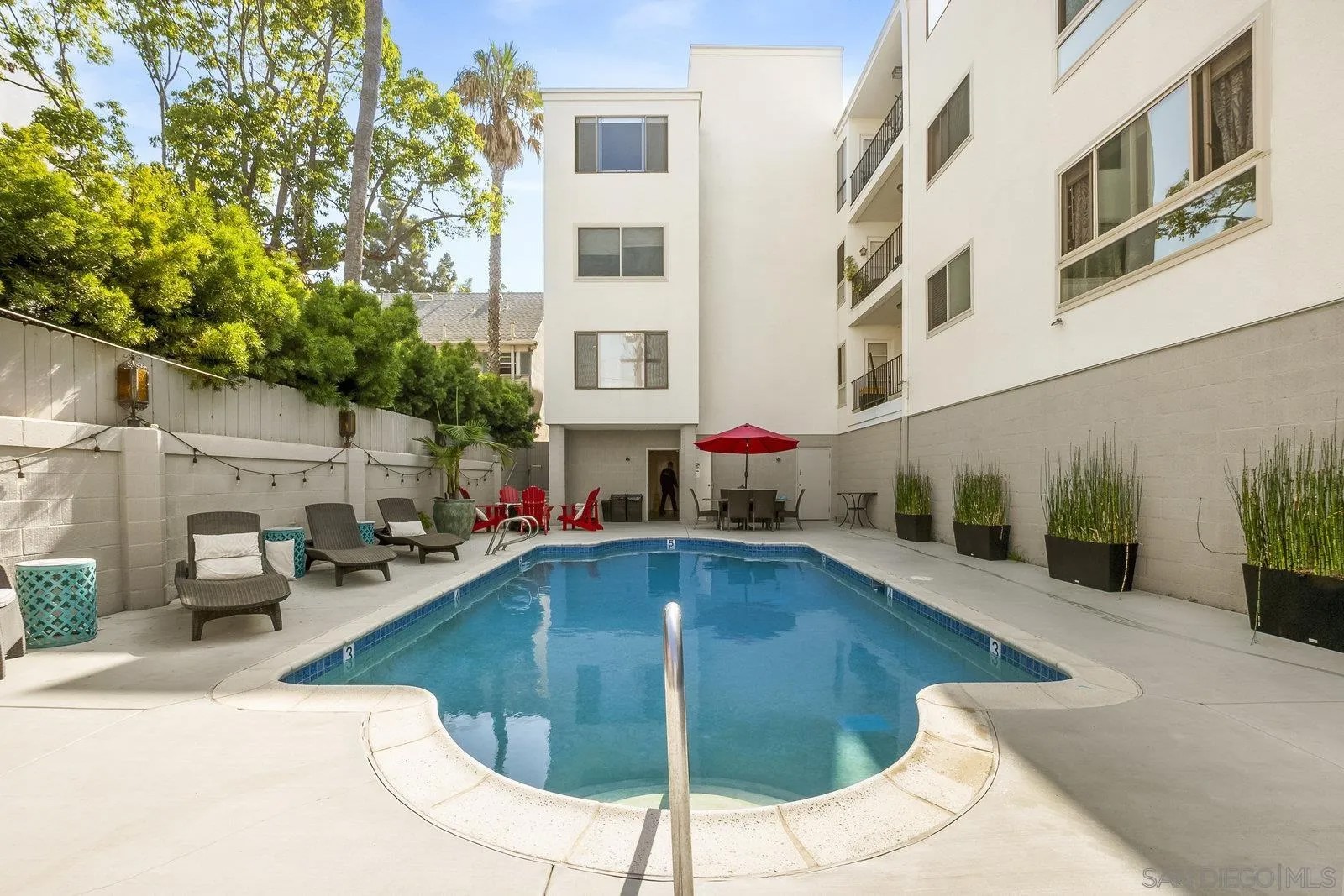 140 Walnut Ave 2A