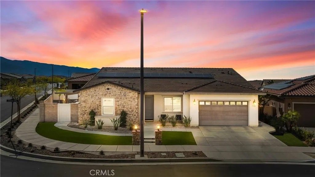 Photo of 11638 Oakton Way, Corona, CA 92883 (MLS # CV25267881)