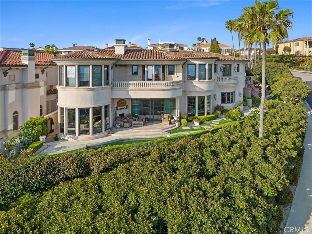 60 RITZ COVE