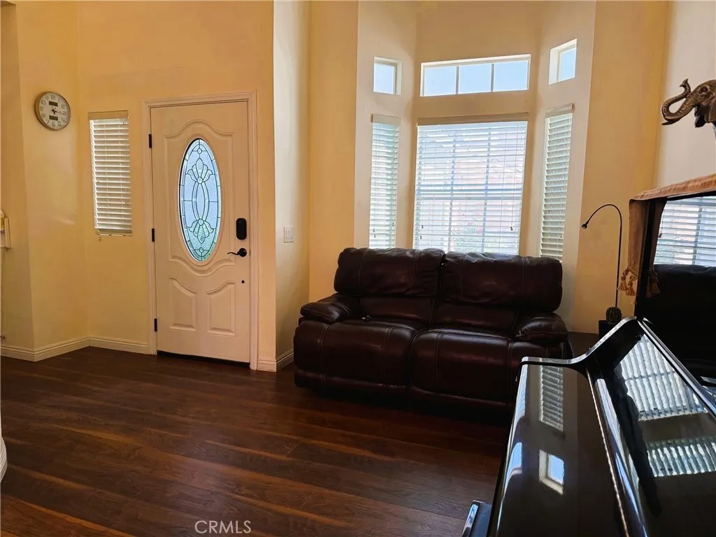 430 W Walnut Avenue West