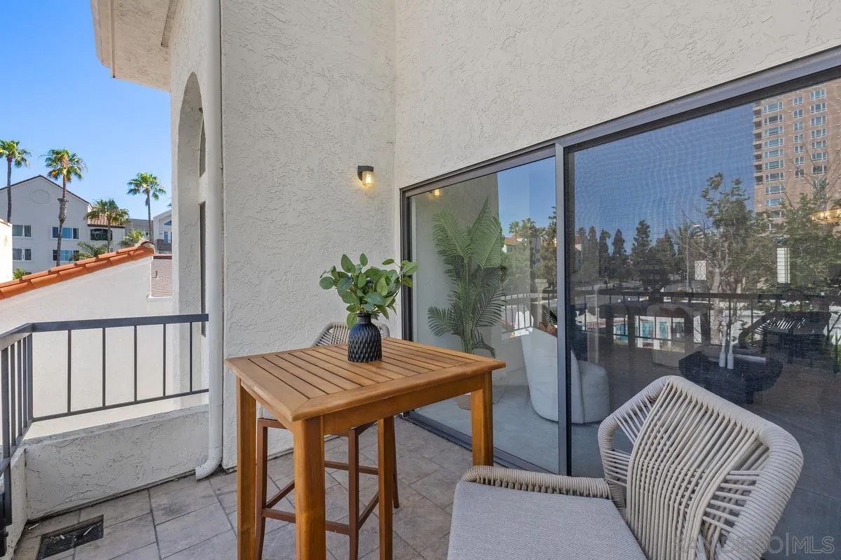 3525 Lebon Dr. 302