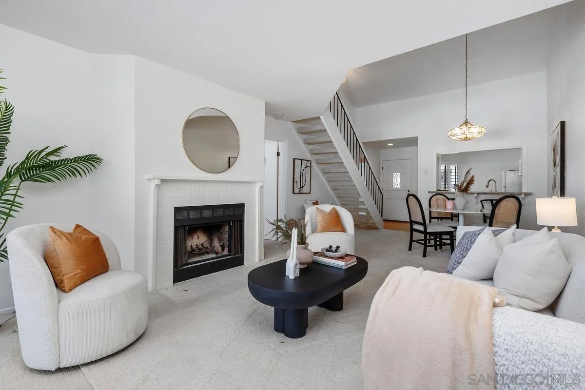 3525 Lebon Dr. 302