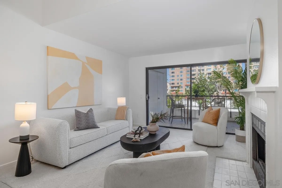 3525 Lebon Dr. 302