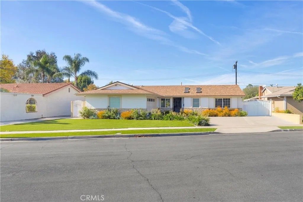 Photo of 1023 Lawanda Pl, Placentia, CA 92870 (MLS # PW25266690)