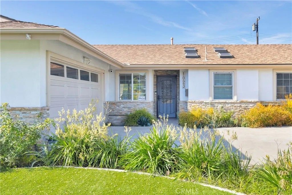 Photo of 1023 Lawanda Pl, Placentia, CA 92870 (MLS # PW25266690)