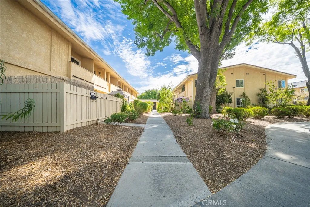 8120 Canby Ave #6