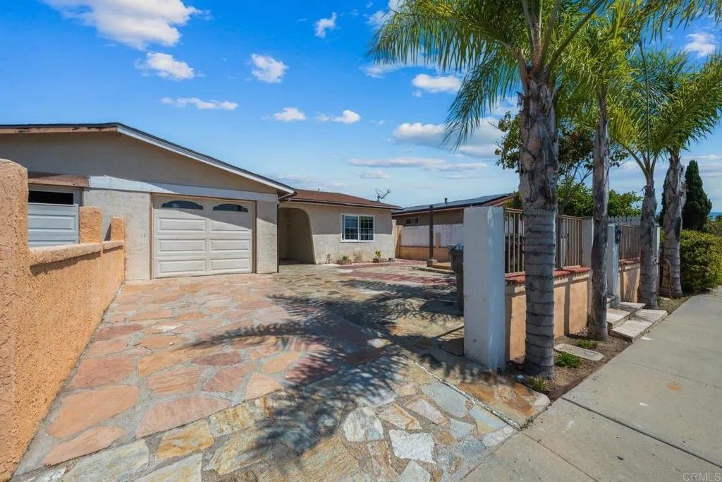 Photo of 4608 Calle De Retiro, Oceanside, CA 92057 (MLS # PTP2602929)