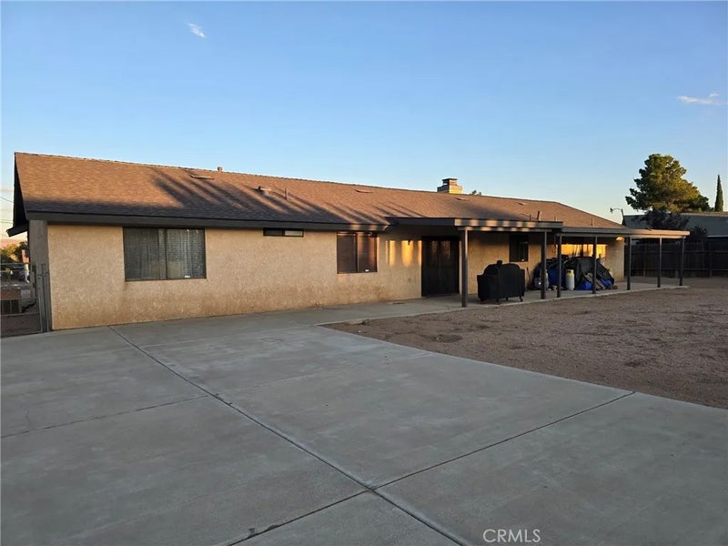 7728 Oakwood