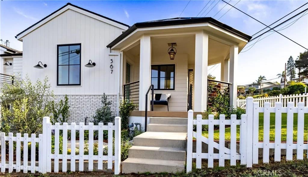 Photo of 567 24th Place, Hermosa Beach, CA 90254 (MLS # SB26166495)