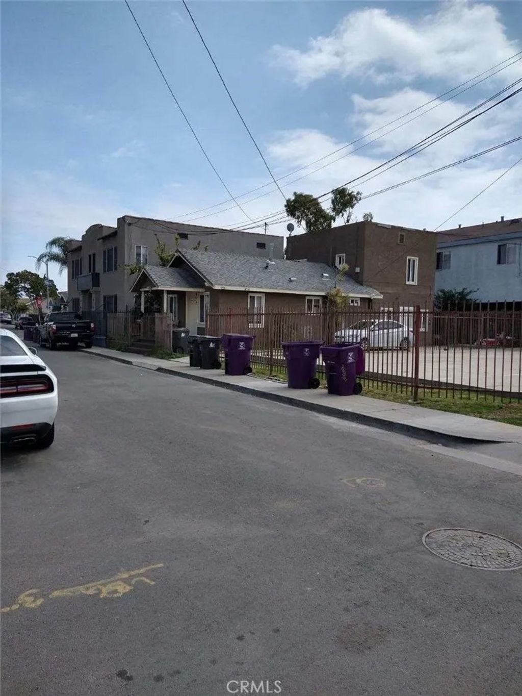 Photo of 926 E 11th St, Long Beach, CA 90813 (MLS # PW26049573)