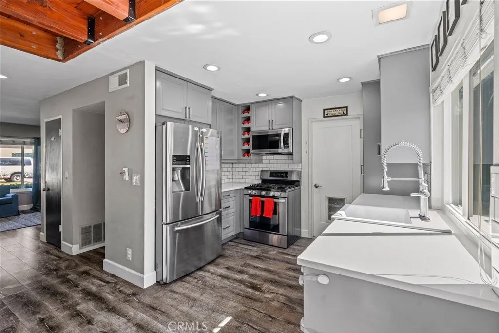 25252 Crocker