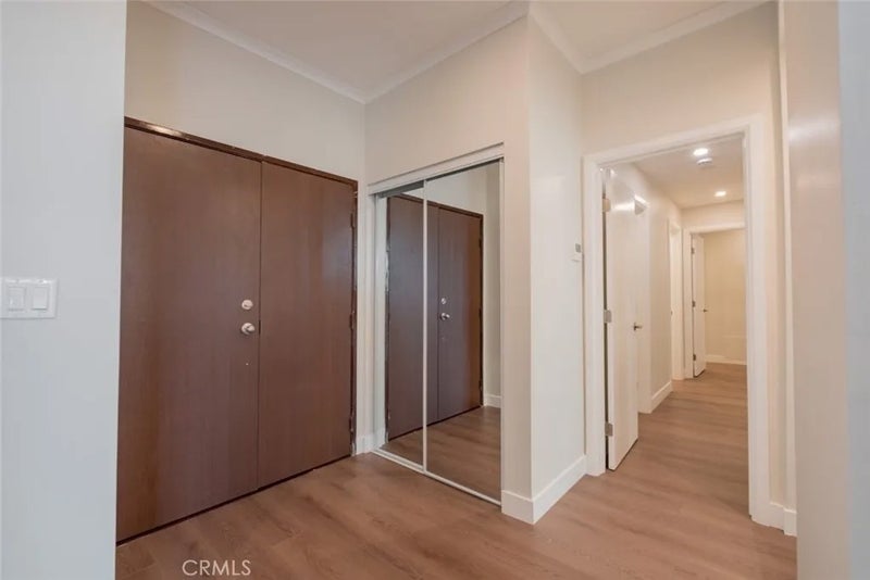 1305 N Columbus Avenue 112