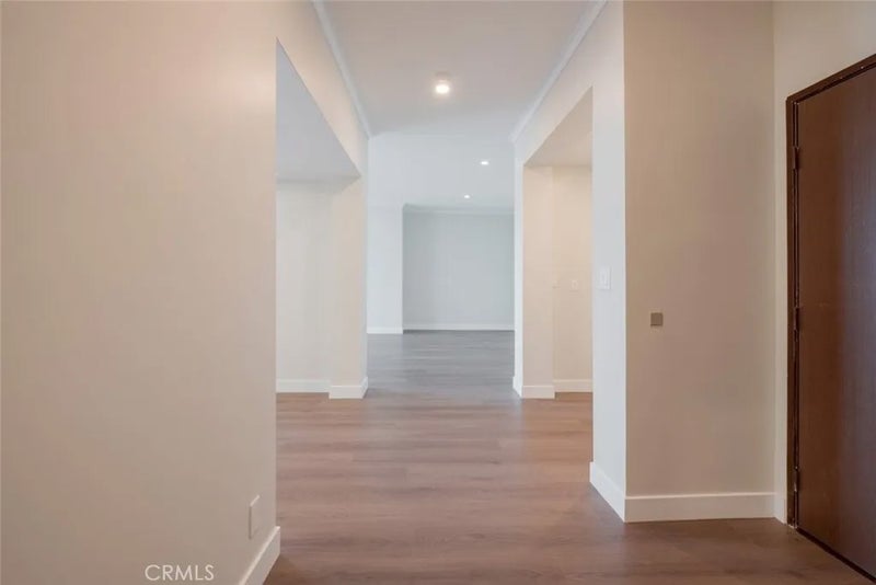 1305 N Columbus Avenue 112