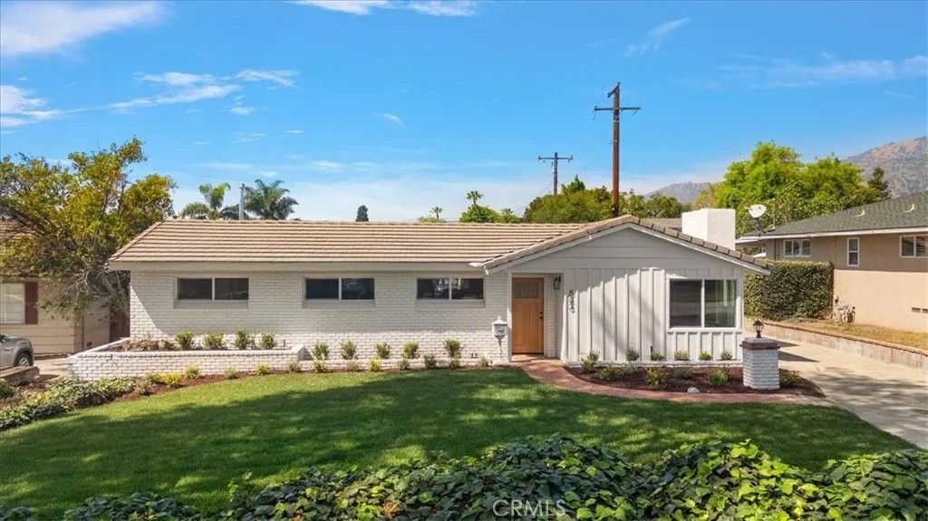 Photo of 543 N Glenwood Avenue, Glendora, CA 91741 (MLS # IV26064496)