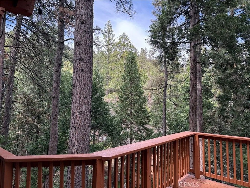 Photo of 27334 Pinewood Drive, Lake Arrowhead, CA 92352 (MLS # IG26072280)