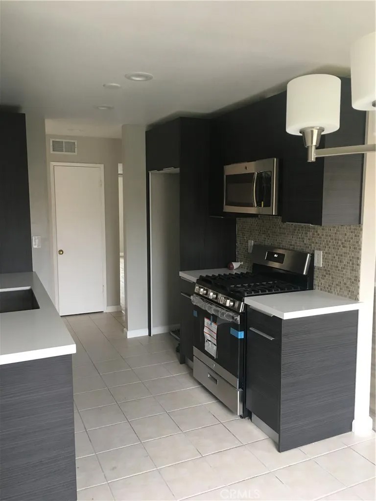 700 W La Veta Avenue G8