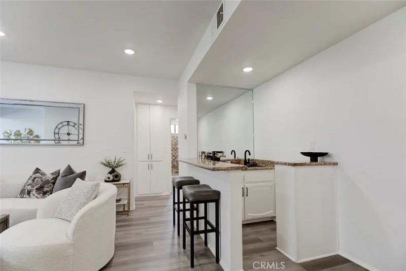 511 N Jackson 101
