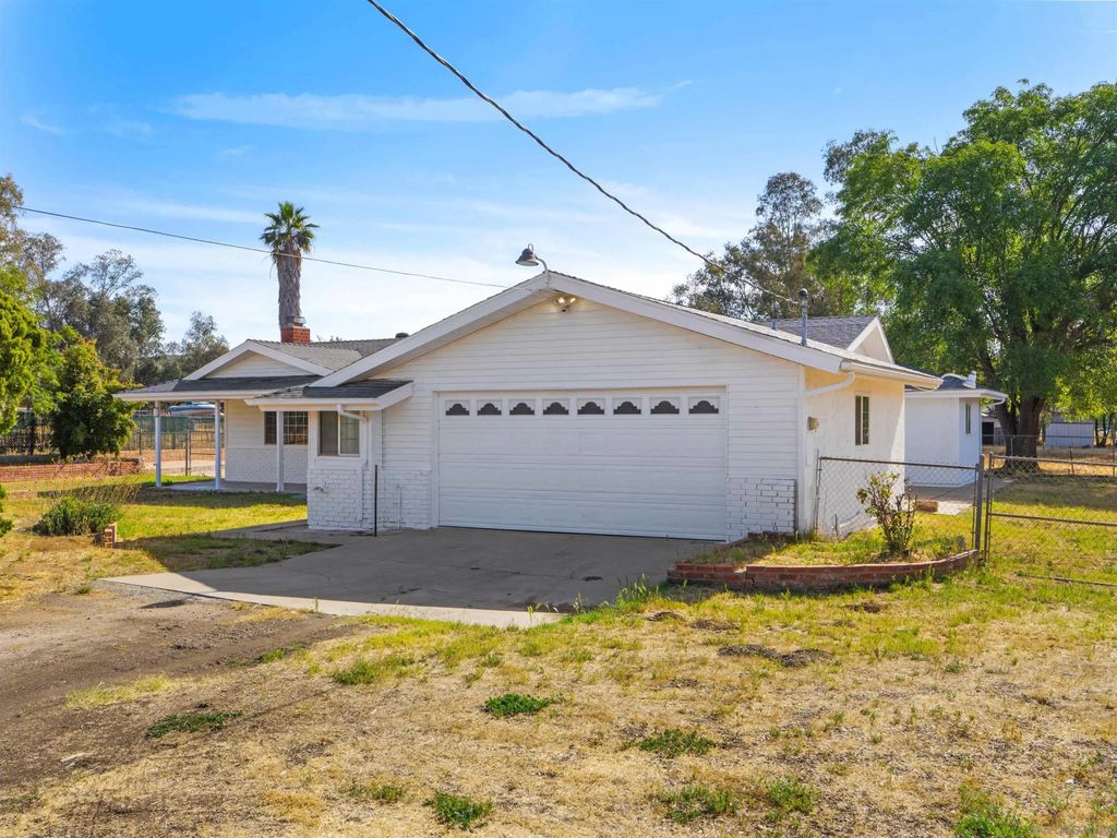 Photo of 1621 Lilac Rd, Ramona, CA 92065 (MLS # 260009426)