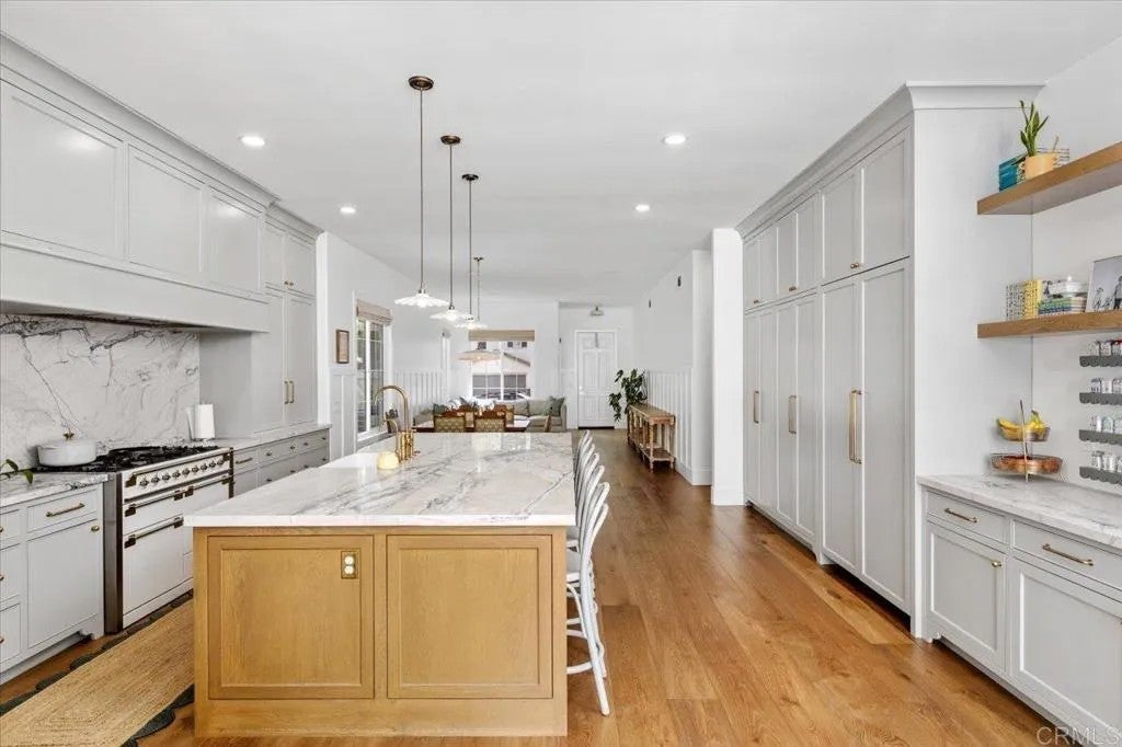 1258 Mariposa Road