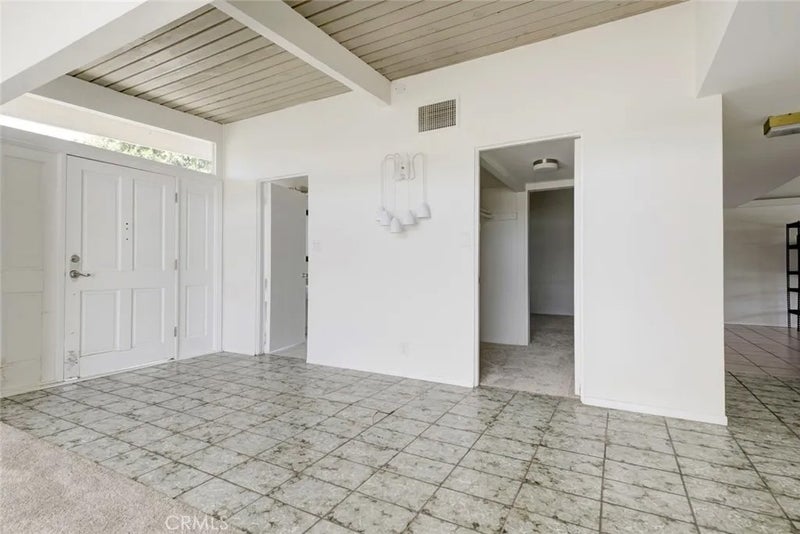 10412 Reseda