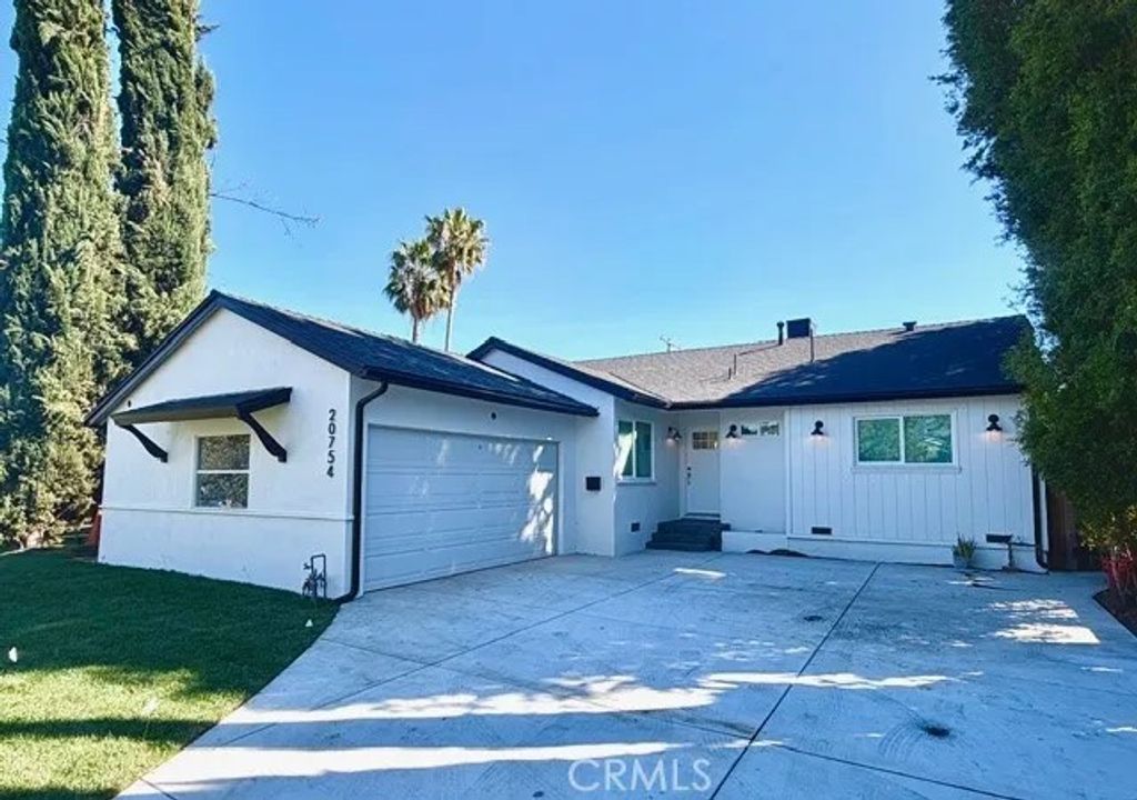 Photo of 20754 Vose Street, Winnetka, CA 91306 (MLS # SR26035859)