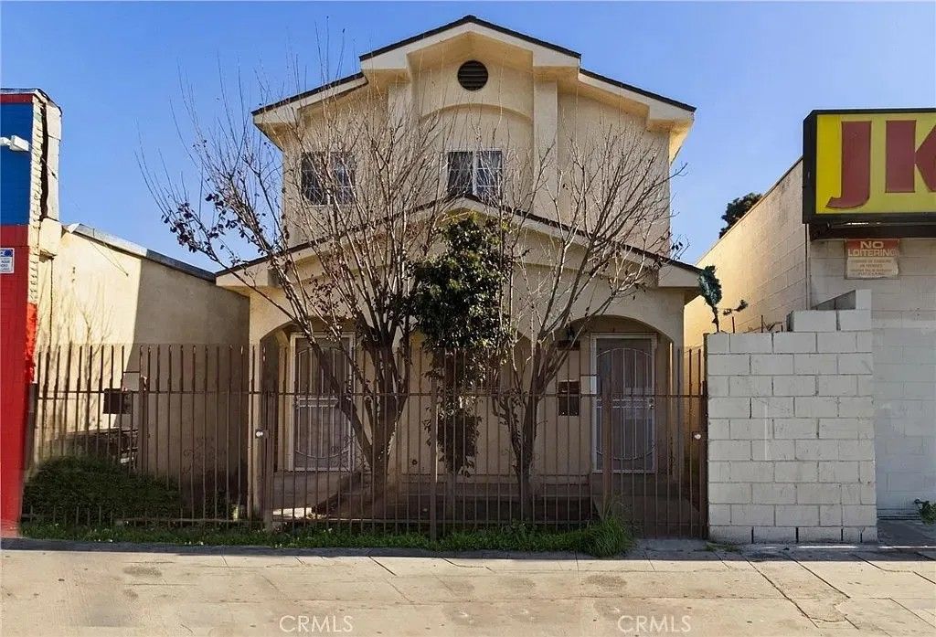 Photo of 9714 S Main Street, Los Angeles, CA 90003 (MLS # GD25266979)