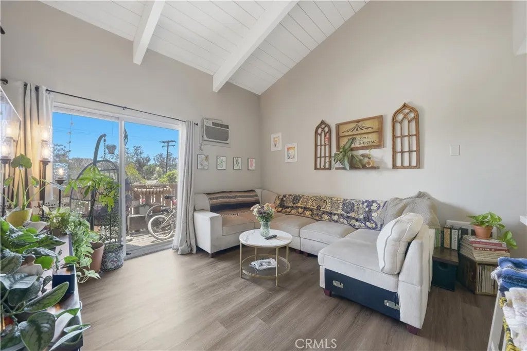 Photo of 1050 Rock Springs, Escondido, CA 92026 (MLS # SW26148675)