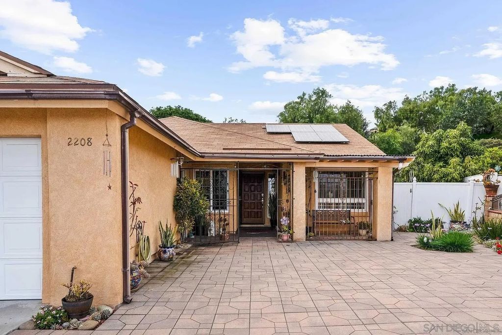 Photo of 2208 Spring Oak Way, San Diego, CA 92139 (MLS # 260008718)