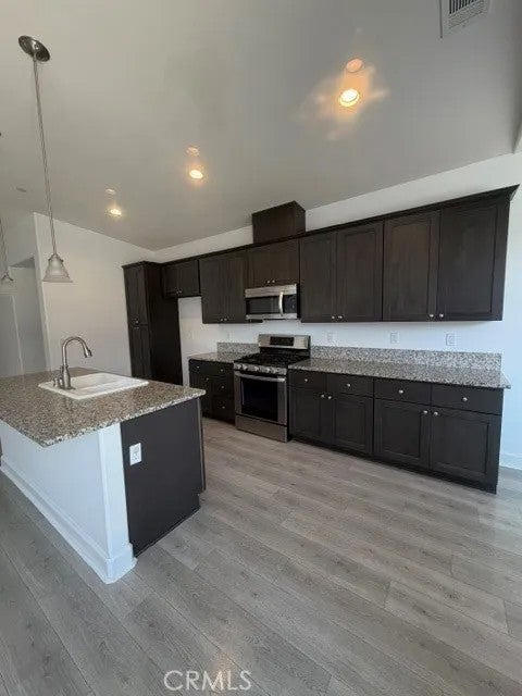 1037 Shultz