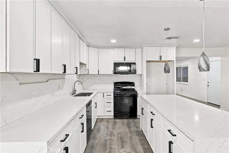 705 N Pepper