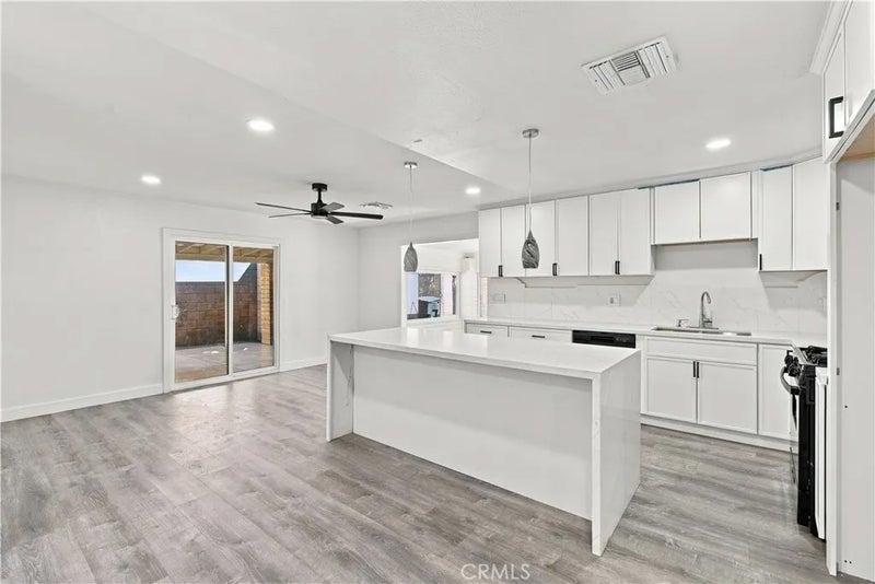 705 N Pepper