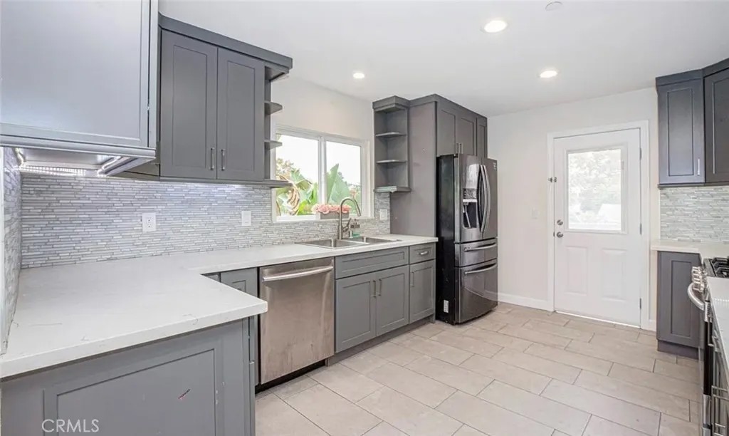 242 W Linden Ave. 201