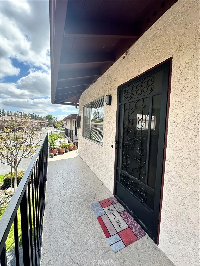 1123 W Sierra Madre Avenue 4