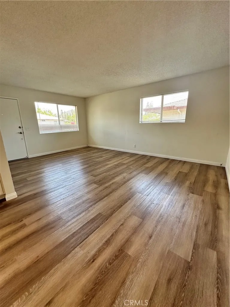1123 W Sierra Madre Avenue 4