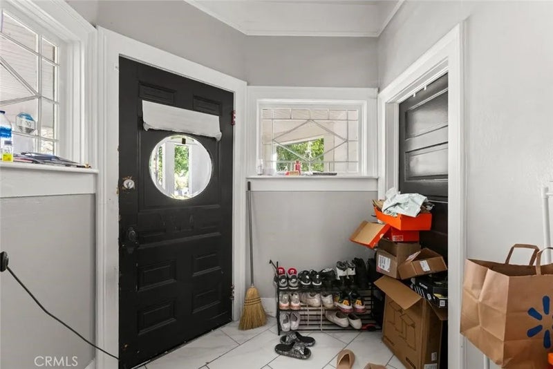 1385 High Street