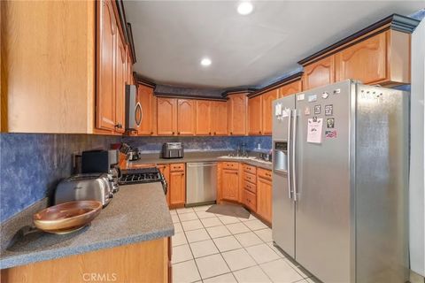 Tiny photo for 913 E Virginia Way, Barstow, CA 92311 (MLS # IG25270495)