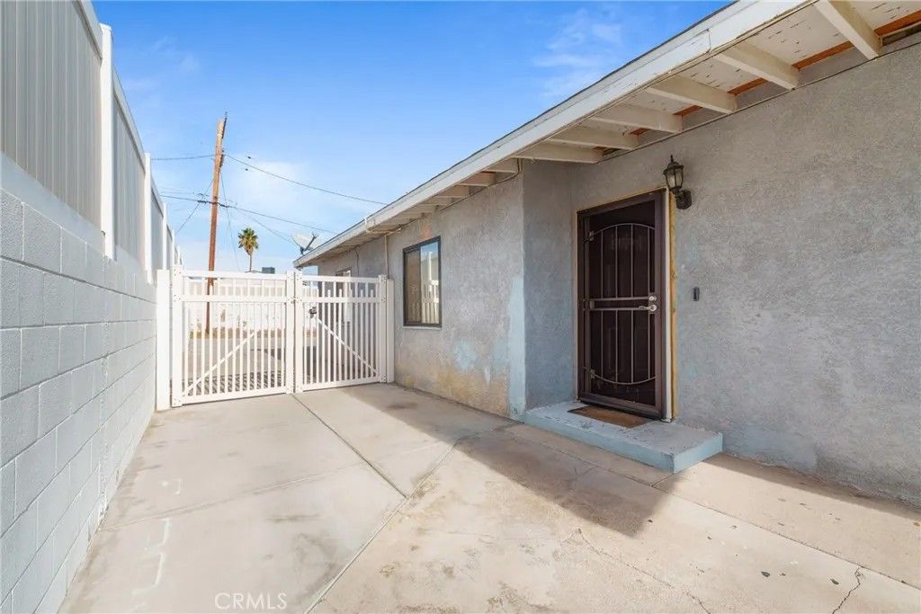 Photo of 913 E Virginia Way, Barstow, CA 92311 (MLS # IG25270495)