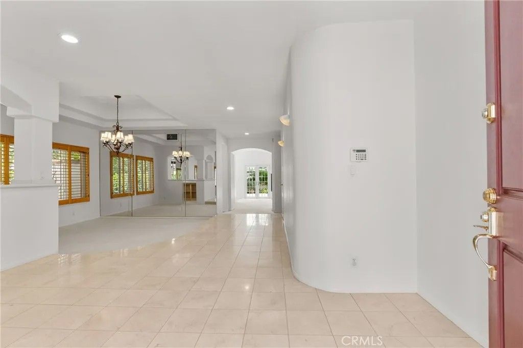 Photo of 870 Pleasant Dale Place, Westlake Village, CA 91362 (MLS # SR26066688)