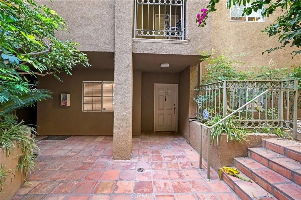 Photo of 4259 Fulton Avenue #103, Sherman Oaks, CA 91423 (MLS # SR26002896)