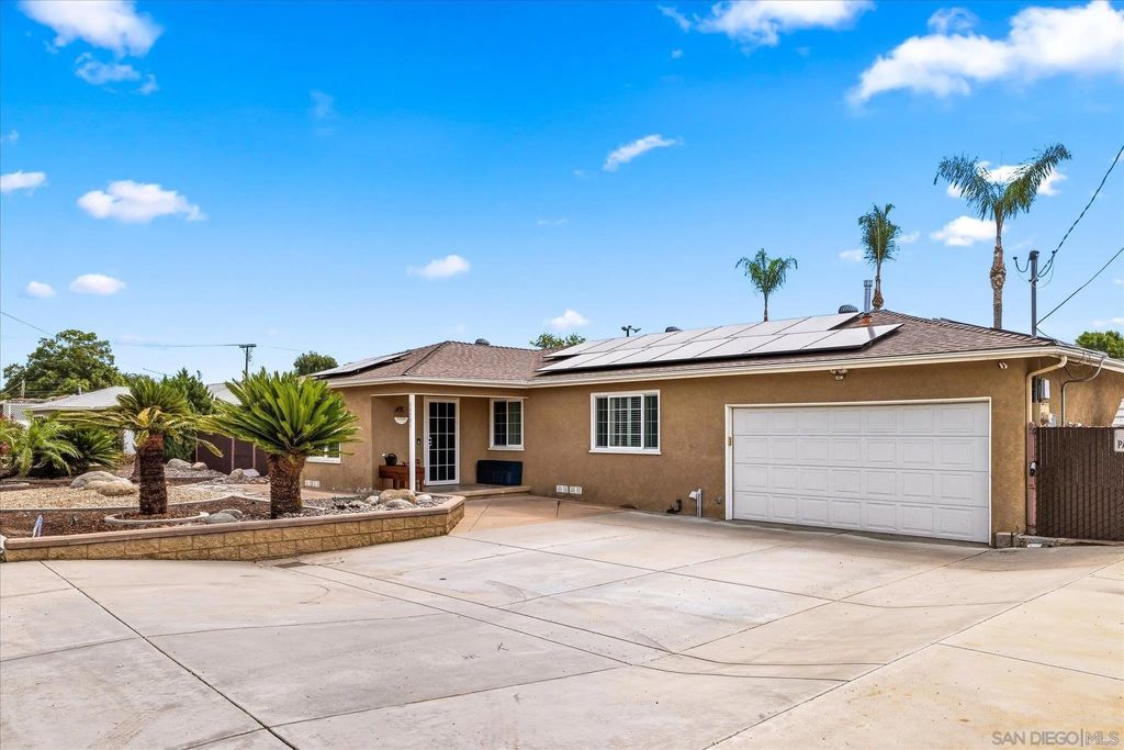 Photo of 11721 Lakeside Ave, Lakeside, CA 92040 (MLS # 250039406)