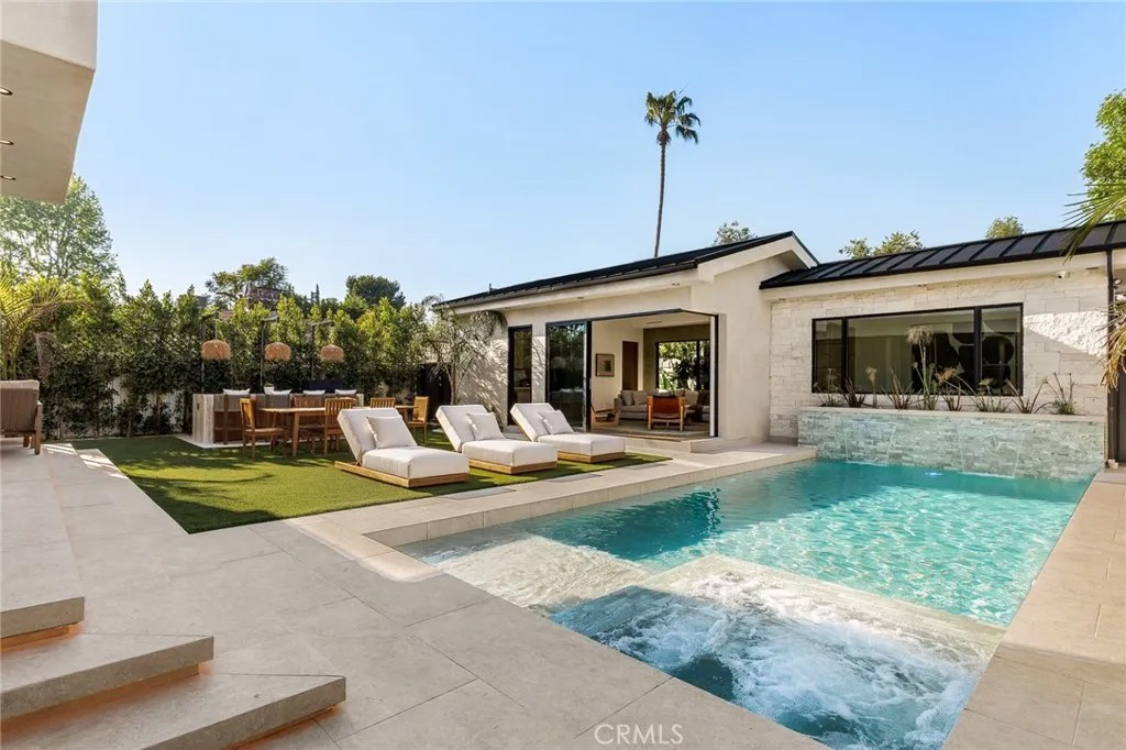 12247 Addison
