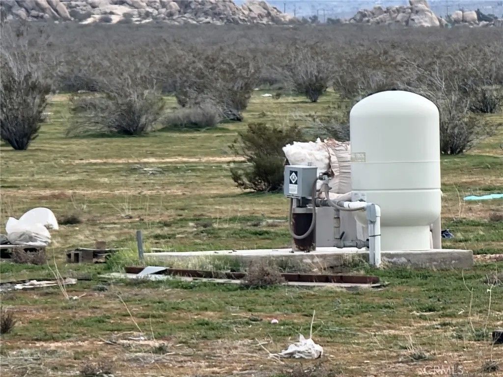 Photo of 13033 Joshua Rd, Apple Valley, CA 92308 (MLS # HD26015086)